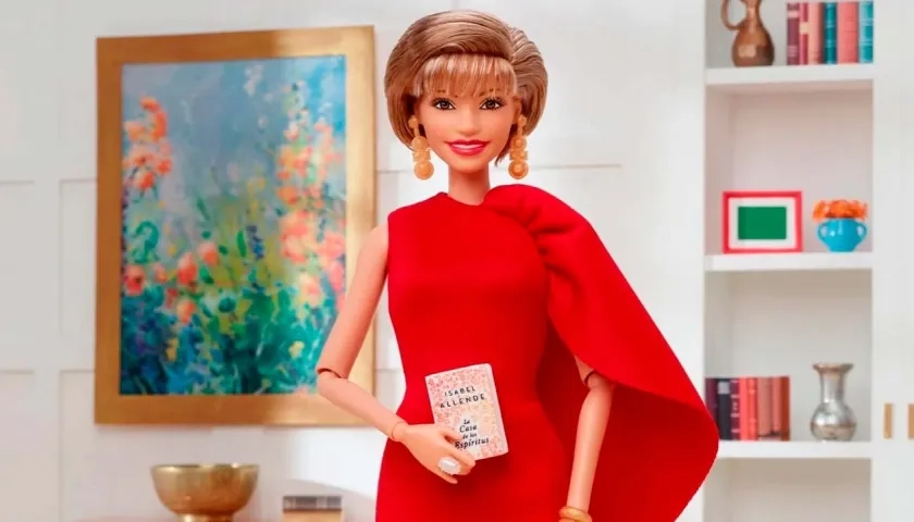 La Barbie inspirada en la escritora chilena Isabel Allende.