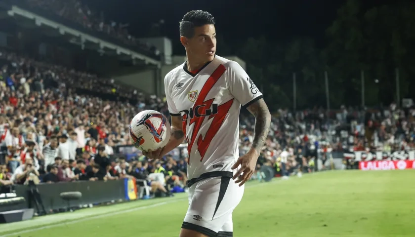 James Rodríguez debutó el lunes en la victoria 3-1 del Rayo Vallecano sobre Osasuna.