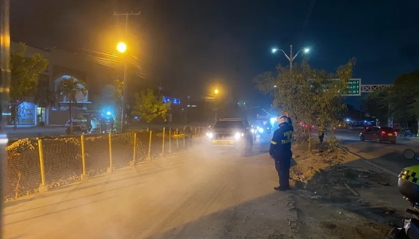 Los vehículos empezaron a transitar desde esta noche por el puente de Simón Bolívar. 