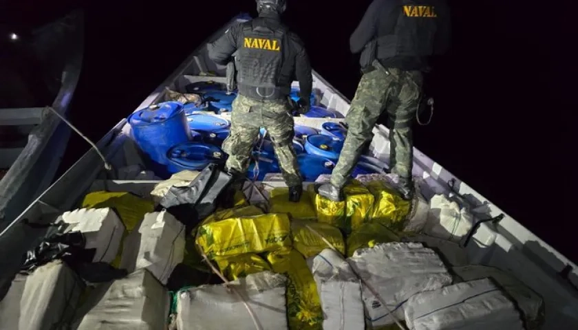 La droga fue interceptada a unas 272 millas náuticas de la estación de la Fuerza Naval de Honduras en Puerto Castilla.