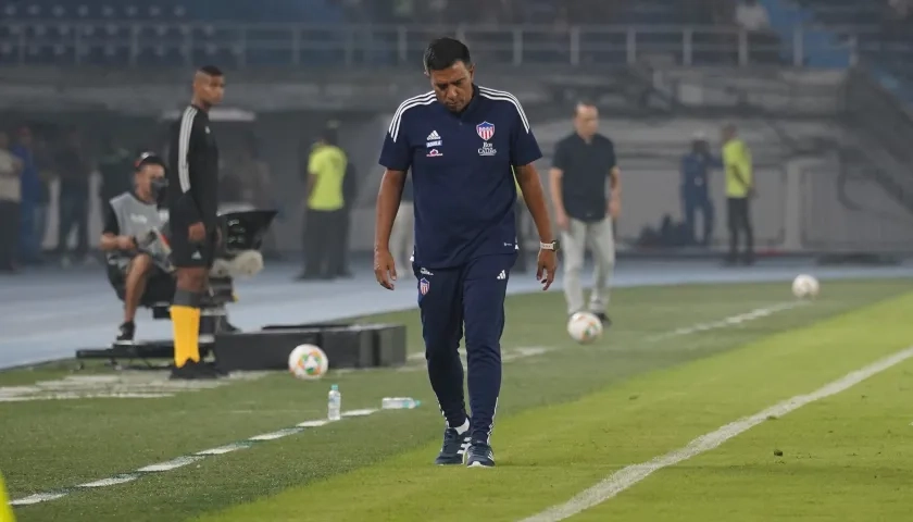 El técnico de Junior, César Farías.