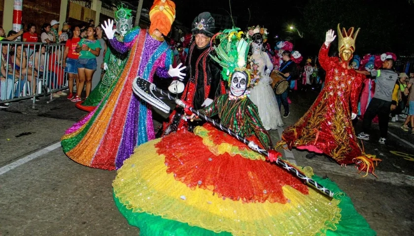 Desfile de la Guacherna Gay.