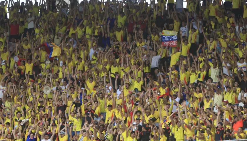 Los hinchas de la selección en el Metropolitano.