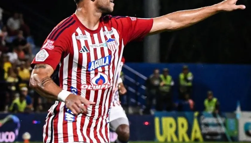 'Titi' Rodríguez en el festejo del gol que le dio el empate a Junior contra Jaguares.