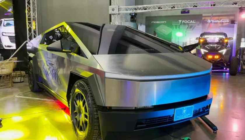 Tesla Cybertruck.