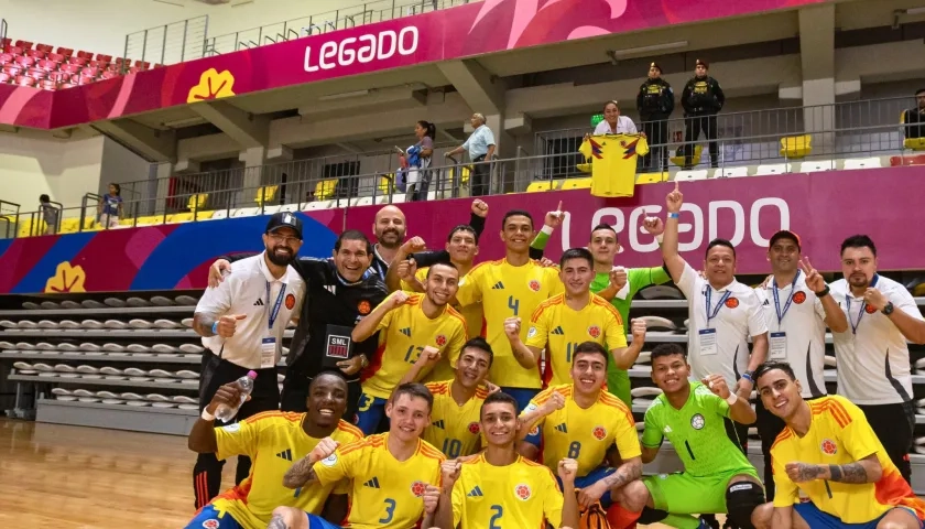 Selección Colombia sub-20 de Futsal dirigida por Roberto Bruno.