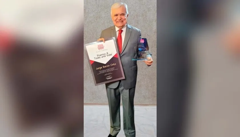 Jorge Barón ha sido presentador durante 56 años del programa de televisión Show de las Estrellas. 