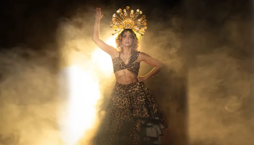 Adriana Lucía en el video de 'La candela viva'.