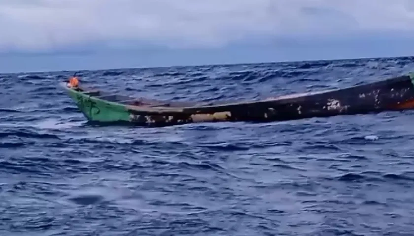 Imagen del bote en el que fueron hallados los cadáveres. 