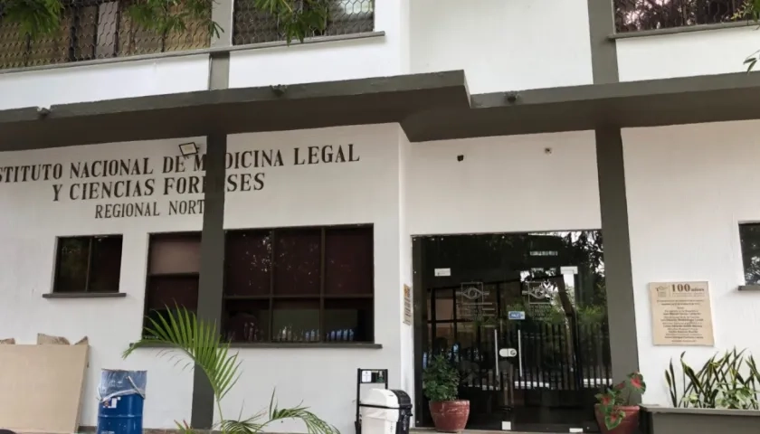 Fachada de Medicina Legal. 