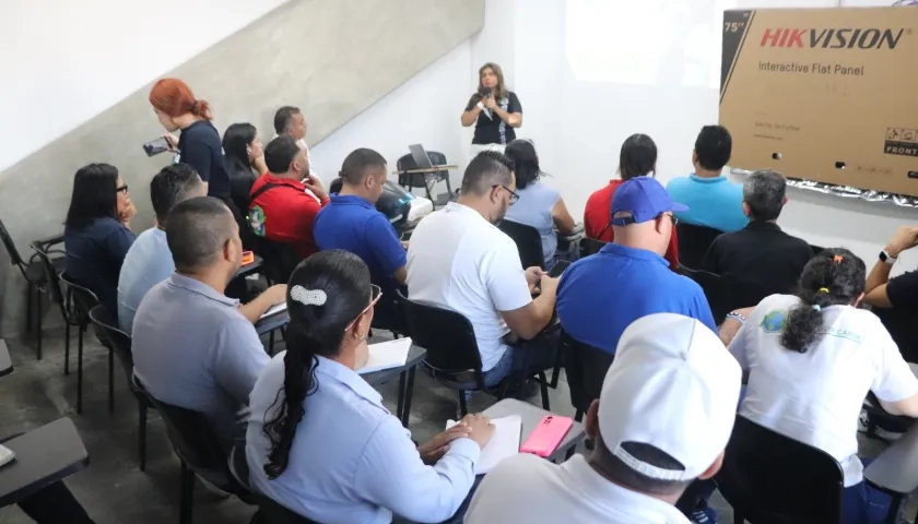 Reunión del Distrito con los recicladores de oficio.