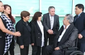 El Presidente de Ecuador tuvo el encuentro con familiares de la cadete muerta, antes de viajar a Suiza.