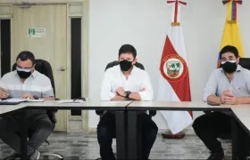 El Ministro de Justicia Wilson Ruiz reunido el día del partido en Barranquilla con funcionarios del Atlántico.