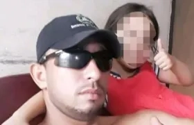  Richard Montaño Pedrozo junto a su hija, también fallecida en el atentado. 