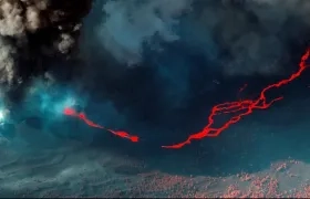El volcán de Cumbre Vieja se ha instalado en una fase en la que emite más lava y menos ceniza.