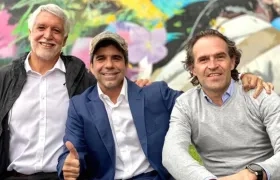 Los exalcaldes Enrique Peñalosa, Alejandro Char y Federico Gutiérrez.