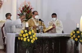 Monseñor Pablo Salas, Arzobispo de Barranquilla, presidiendo la ceremonia.