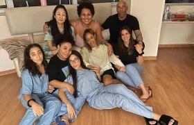 Kelly Nascimiento, Edinho y Marcia Aoki, la esposa de Pelé, entre otros, en la foto que compartieron en Instagram.