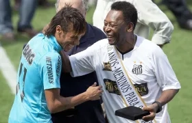 Neymar y Pelé, dos ídolos del Santos.