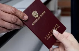 La Cancillería pidió tramitar con tiempo el cambio de pasaporte para esos dos grupos poblacionales