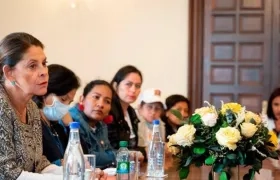 Reunión de la Canciller Marta Lucía Ramírez con familiares de detenidos en Haití.