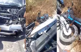 Aspecto de la camioneta y la motocicleta involucradas en el accidente. 