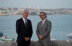 El Presidente Gustavo Petro con su colega de Portugal, Marcelo Rebelo de Sousa, este lunes en Lisboa.