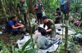 Niños rescatados después de permanecer 40 días en la selva