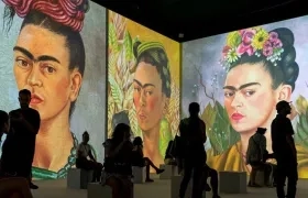 Una de las obras de la exhibición "Vida y obra de Frida Kahlo".