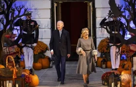 Joe Biden y su esposa en la Casa Blanca.