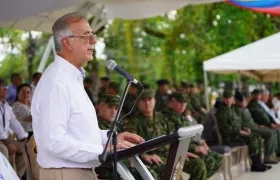 Iván Velásquez, ministro de Defensa, desde Carapa (Antioquia).