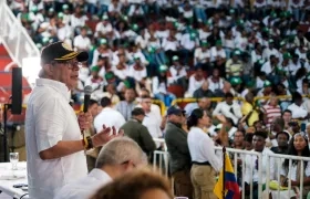 El Presidente Gustavo Petro dando un discurso en Tumaco, Nariño.