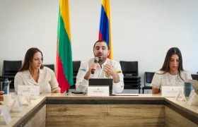 El Gobernador de Bolívar, Yamil Arana, y la directora de la Fundación Promigas, Marcela Dávila