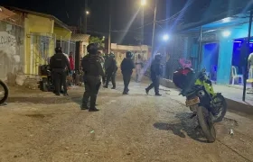 Patrullajes y requisas en barrios de Cartagena por parte de la Policia