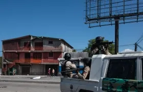 Autoridades realizando patrullajes en las calles de Haití. 