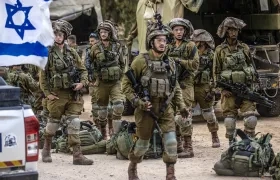 Ejército israelí en posición para ataque. 