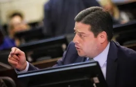 Senador Mauricio Gómez. 