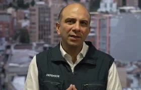 Defensor del Pueblo, Carlos Camargo Assis. 