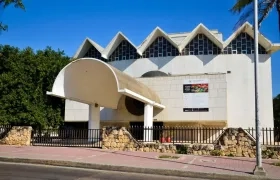 Teatro Amira De la Rosa.