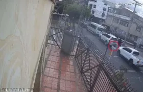 Video cuando dejaron el explosivo bajo la camioneta. 