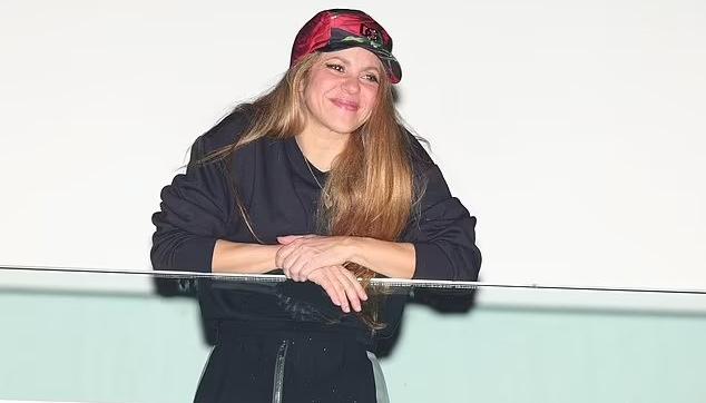 Shakira desde el balcón de su casa en Barcelona.