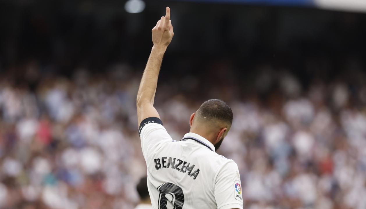 Karim Benzema se despidió el domingo de la afición del Real Madrid.