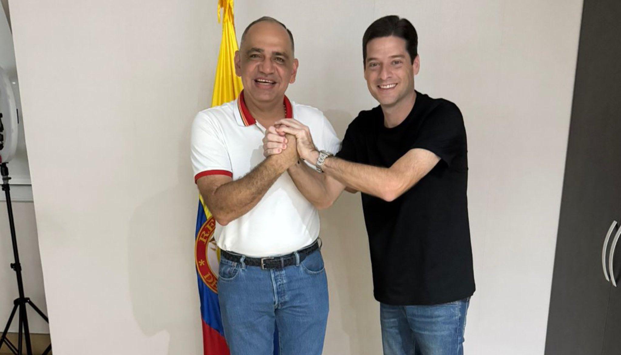El senador liberal Mauricio Gómez con el alcalde electo de Santa Marta, Carlos Pinedo