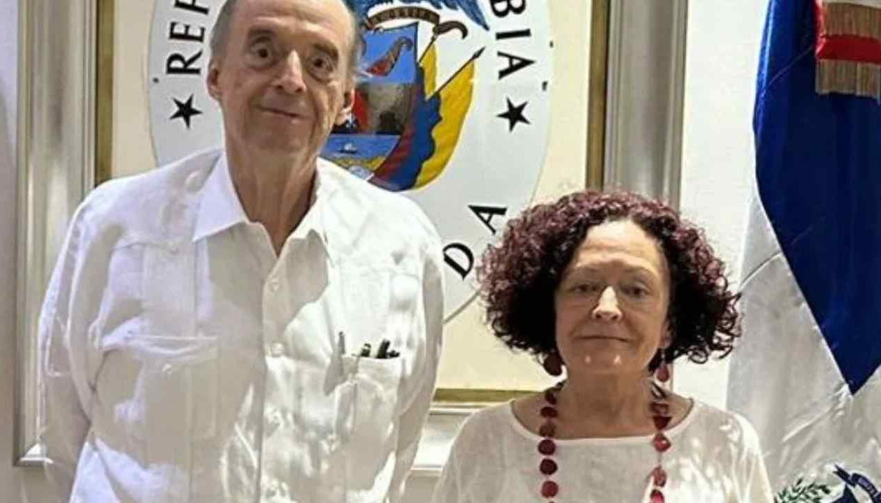 El excanciller Álvaro Leyva y Vilma Velásquez.