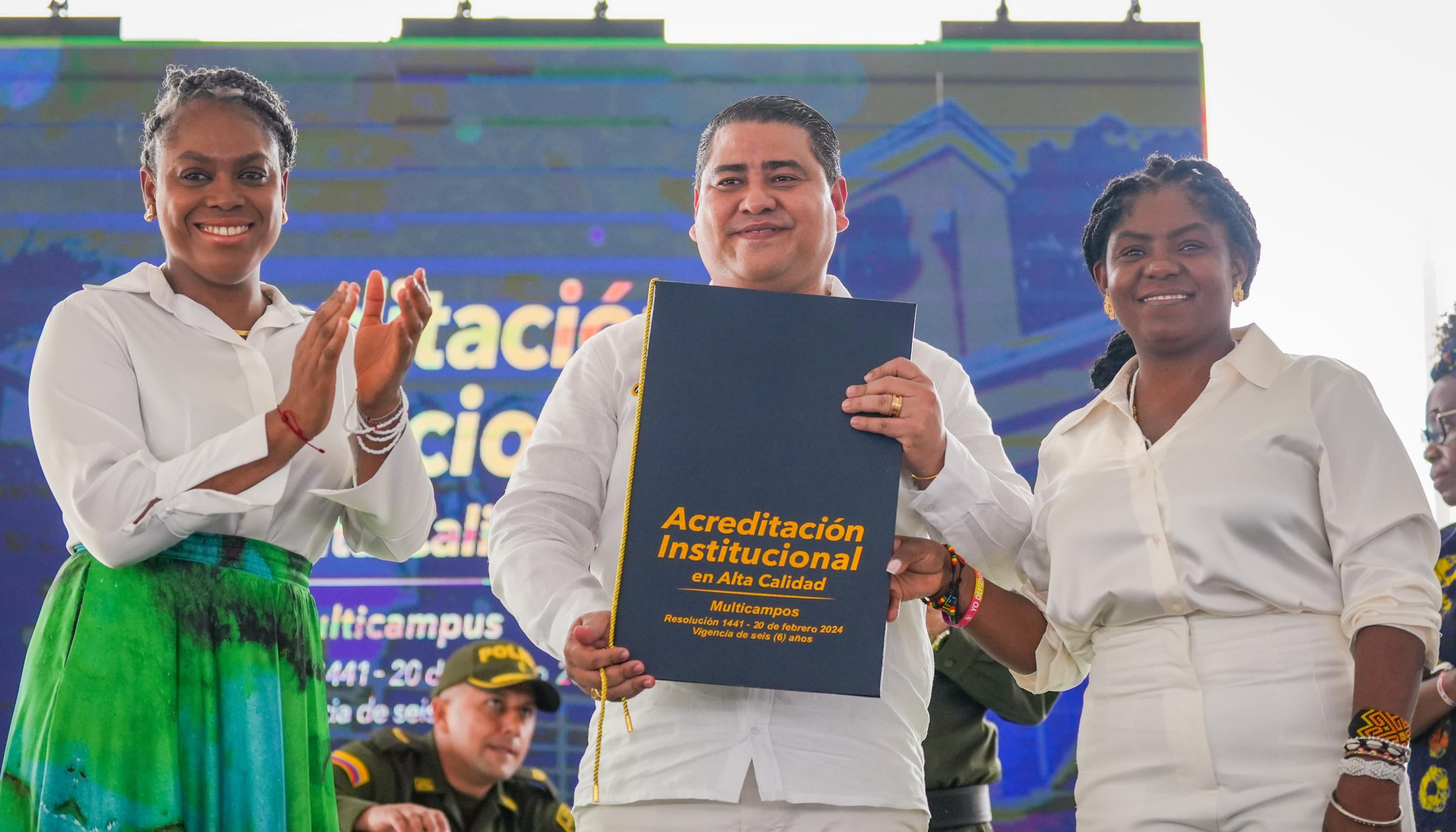 Vicepresidenta y MinEducación entregan acreditación de Alta Calidad a la Institución Universitaria Barranquilla