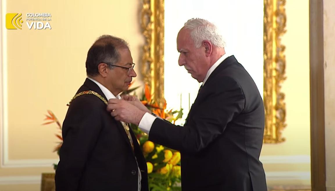 Condecoración al presidente Gustavo Petro por parte del Estado Palestino