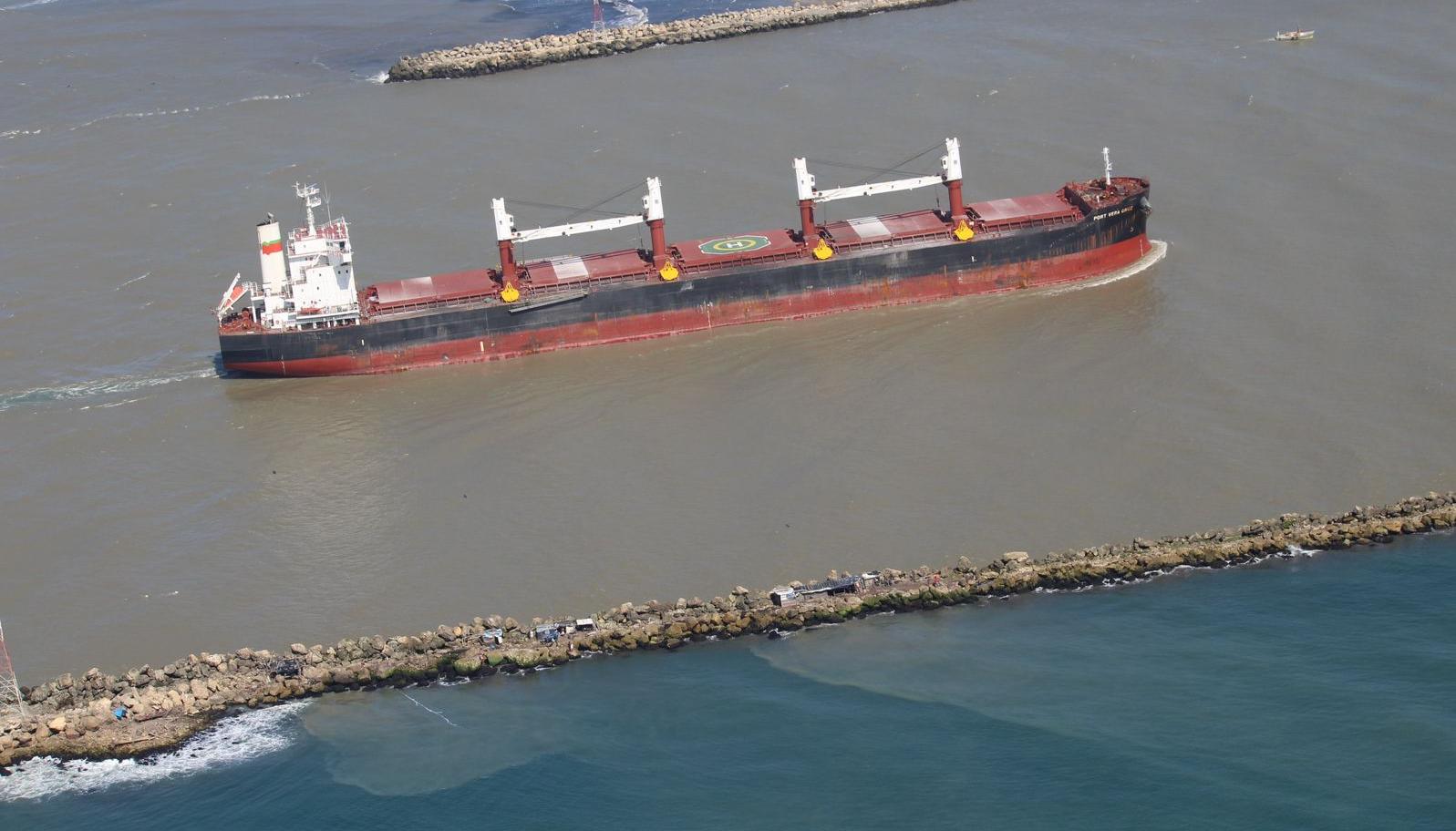 Imagen del canal navegable al puerto de Barranquilla.