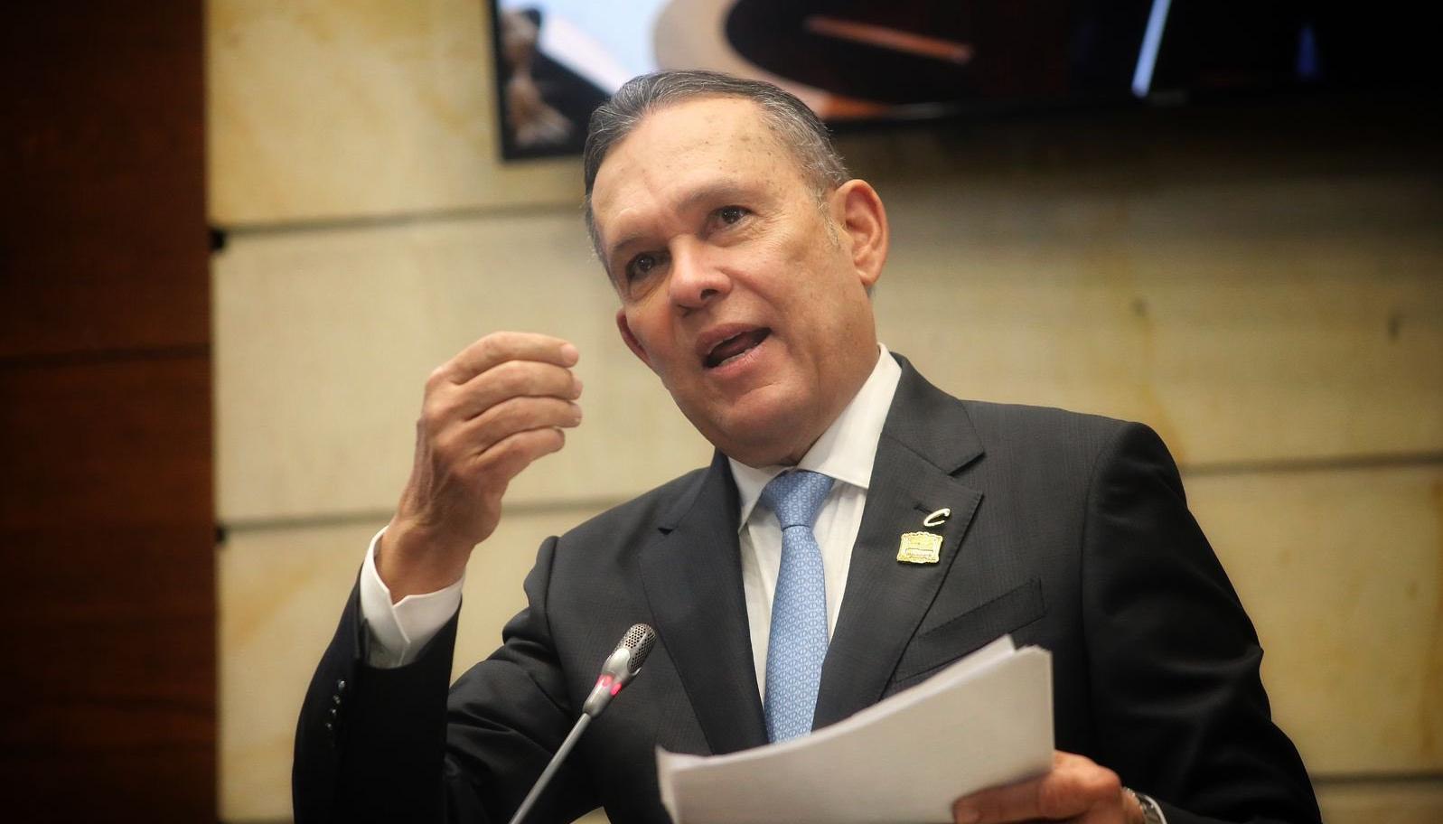 Efraín Cepeda, nuevo presidente del Senado.