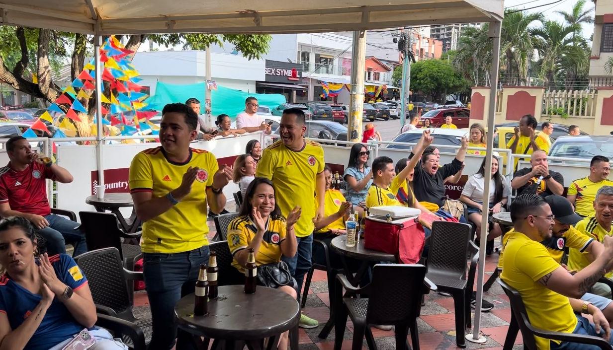 Los barranquilleros han asistido masivamente a los estaderos y bares para ver los partidos de la Copa América. 