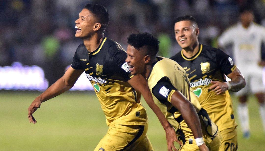 La celebración en uno de los goles de Águilas.